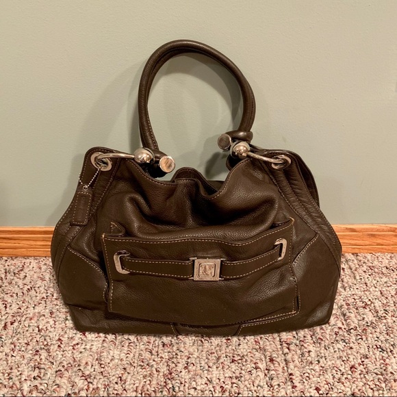 Danier Handbags - 🔺Danier Brown Leather Shoulder Bag